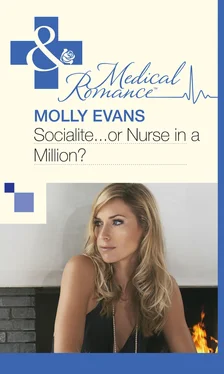 Molly Evans Socialite...Or Nurse In A Million? обложка книги
