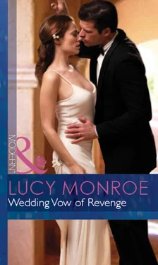 Lucy Monroe Wedding Vow of Revenge обложка книги