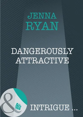 Jenna Ryan Dangerously Attractive обложка книги