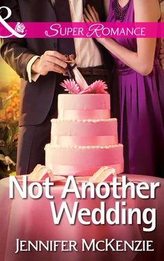 Jennifer McKenzie Not Another Wedding обложка книги