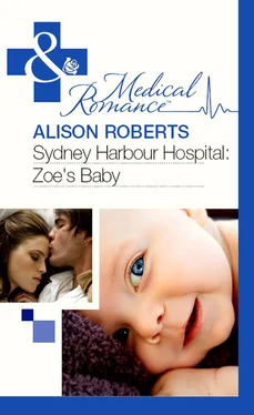 Alison Roberts Sydney Harbour Hospital: Zoe's Baby обложка книги
