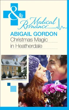 Abigail Gordon Christmas Magic In Heatherdale обложка книги