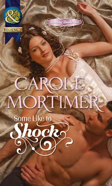 Carole Mortimer Some Like to Shock обложка книги