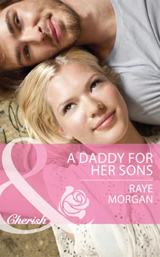 Raye Morgan A Daddy for Her Sons обложка книги