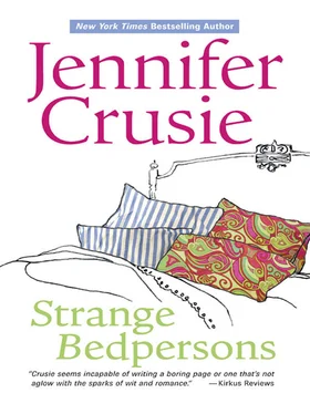 Jennifer Crusie Strange Bedpersons обложка книги