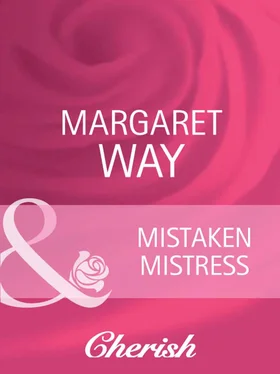 Margaret Way Mistaken Mistress обложка книги