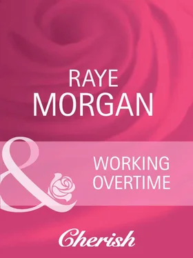 Raye Morgan Working Overtime обложка книги