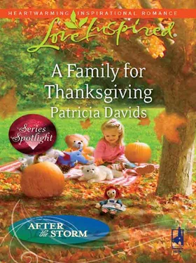 Patricia Davids A Family for Thanksgiving обложка книги