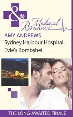 Amy Andrews Sydney Harbour Hospital: Evie's Bombshell обложка книги