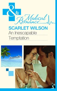 Scarlet Wilson An Inescapable Temptation обложка книги