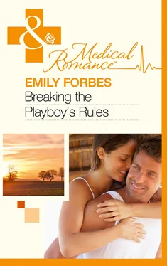 Emily Forbes Breaking The Playboy's Rules обложка книги