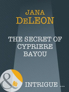 Jana DeLeon The Secret of Cypriere Bayou обложка книги