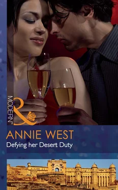 Annie West Defying her Desert Duty обложка книги