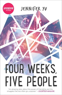 Jennifer Yu Four Weeks, Five People обложка книги