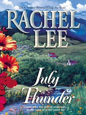 Rachel Lee July Thunder обложка книги