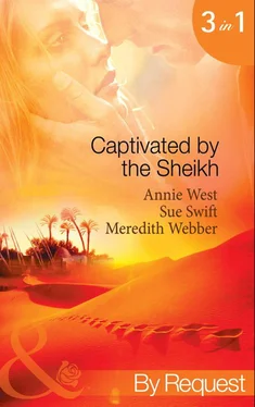 Annie West Captivated by the Sheikh обложка книги