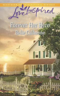 Belle Calhoune Forever Her Hero обложка книги