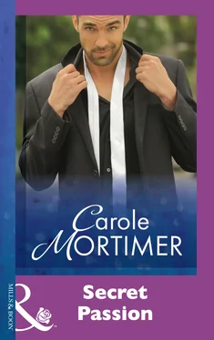 Carole Mortimer Secret Passion обложка книги