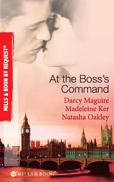 Darcy Maguire At The Boss's Command обложка книги
