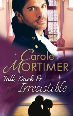 Carole Mortimer Tall, Dark & Irresistible обложка книги