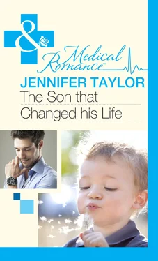 Jennifer Taylor The Son That Changed His Life обложка книги
