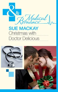 Sue MacKay Christmas With Dr Delicious обложка книги