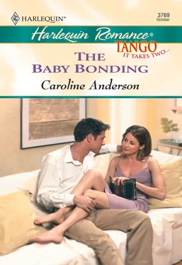 Caroline Anderson The Baby Bonding обложка книги