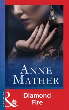 Anne Mather Diamond Fire обложка книги