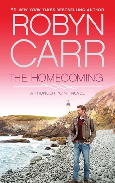 Robyn Carr The Homecoming обложка книги