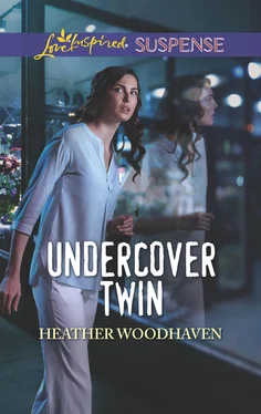 Heather Woodhaven Undercover Twin обложка книги