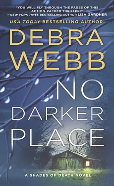 Debra Webb No Darker Place обложка книги