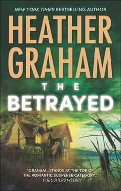 Heather Graham The Betrayed обложка книги