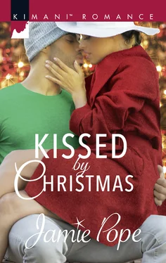 Jamie Pope Kissed By Christmas обложка книги