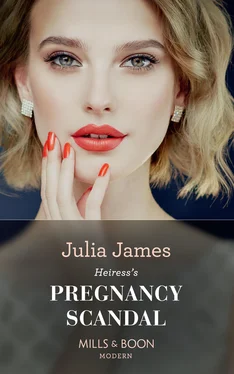 Julia James Heiress's Pregnancy Scandal обложка книги