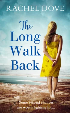 Rachel Dove The Long Walk Back обложка книги