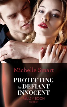 Michelle Smart Protecting His Defiant Innocent обложка книги