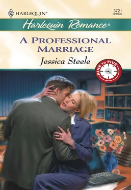 Jessica Steele A Professional Marriage обложка книги