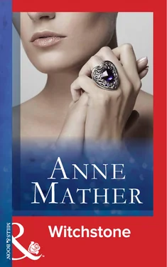 Anne Mather Witchstone обложка книги