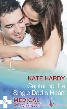 Kate Hardy Capturing The Single Dad's Heart обложка книги