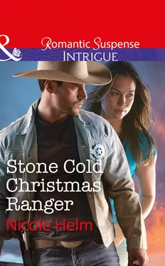 Nicole Helm Stone Cold Christmas Ranger обложка книги