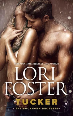 Lori Foster Tucker обложка книги