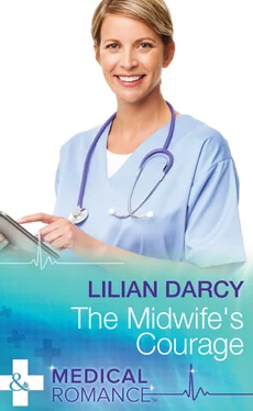 Lilian Darcy The Midwife's Courage обложка книги
