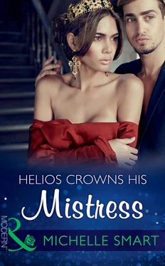 Michelle Smart Helios Crowns His Mistress обложка книги