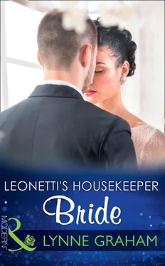 Lynne Graham Leonetti's Housekeeper Bride обложка книги
