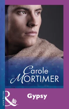 Carole Mortimer Gypsy обложка книги