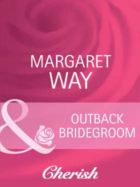 Margaret Way Outback Bridegroom обложка книги
