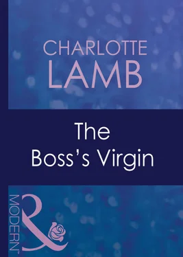 CHARLOTTE LAMB The Boss's Virgin обложка книги