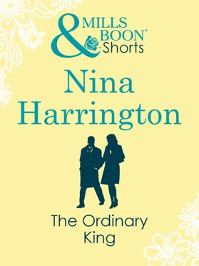 Nina Harrington The Ordinary King обложка книги