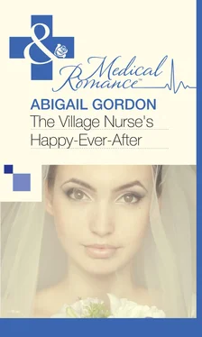 Abigail Gordon The Village Nurse's Happy-Ever-After обложка книги