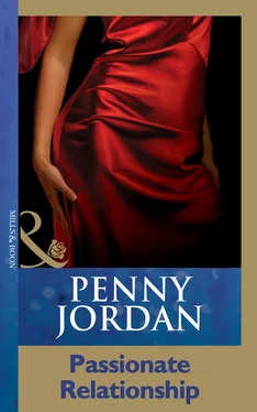 Penny Jordan Passionate Relationship обложка книги